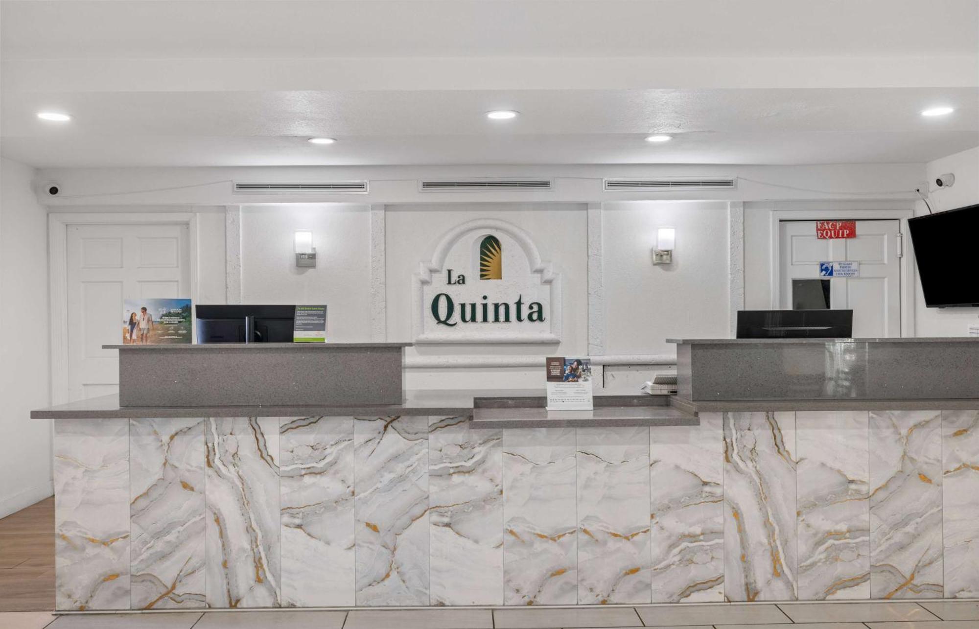 La Quinta Inn By Wyndham Стоктон Экстерьер фото